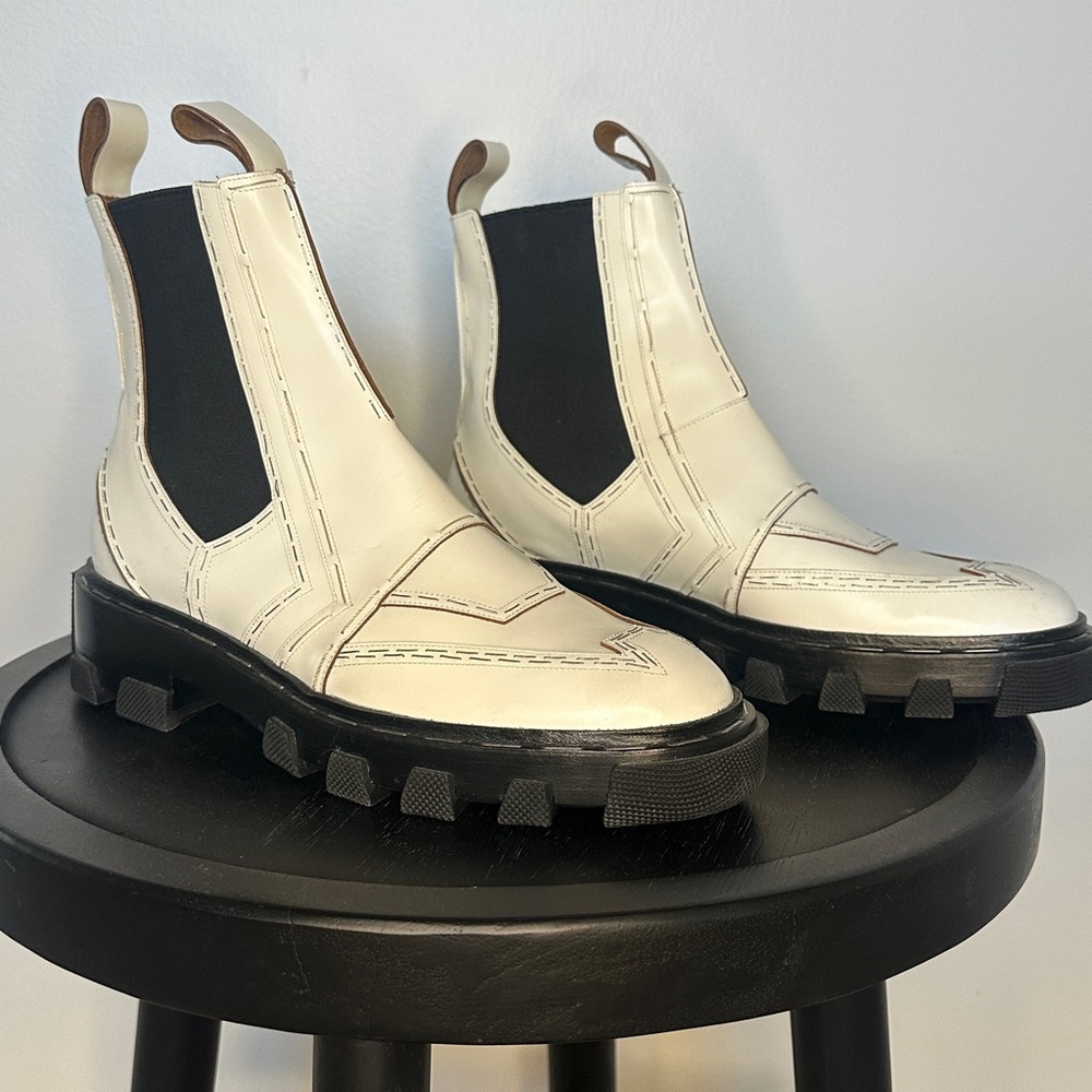 Balenciaga - 🤍White - Exposed-Stitch Leather Chelsea Boots size 40